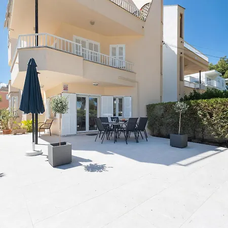 Playamar, Con Piscina Privada